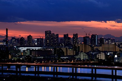 東雲のタワーマンション群と夕景