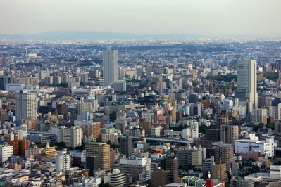 �ߥåɥ��ɥ������� ˭�ġ������ӥ�ǥ��󥰤����į��