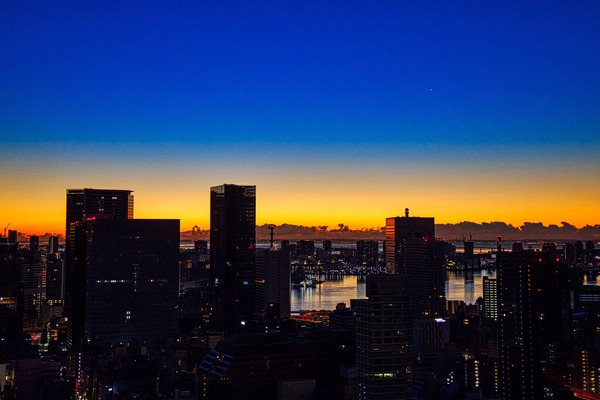 東京タワーから見た夜明けの東京夜景