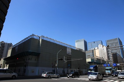 ���ܶ������ܤ��絬�ϺƳ�ȯ����