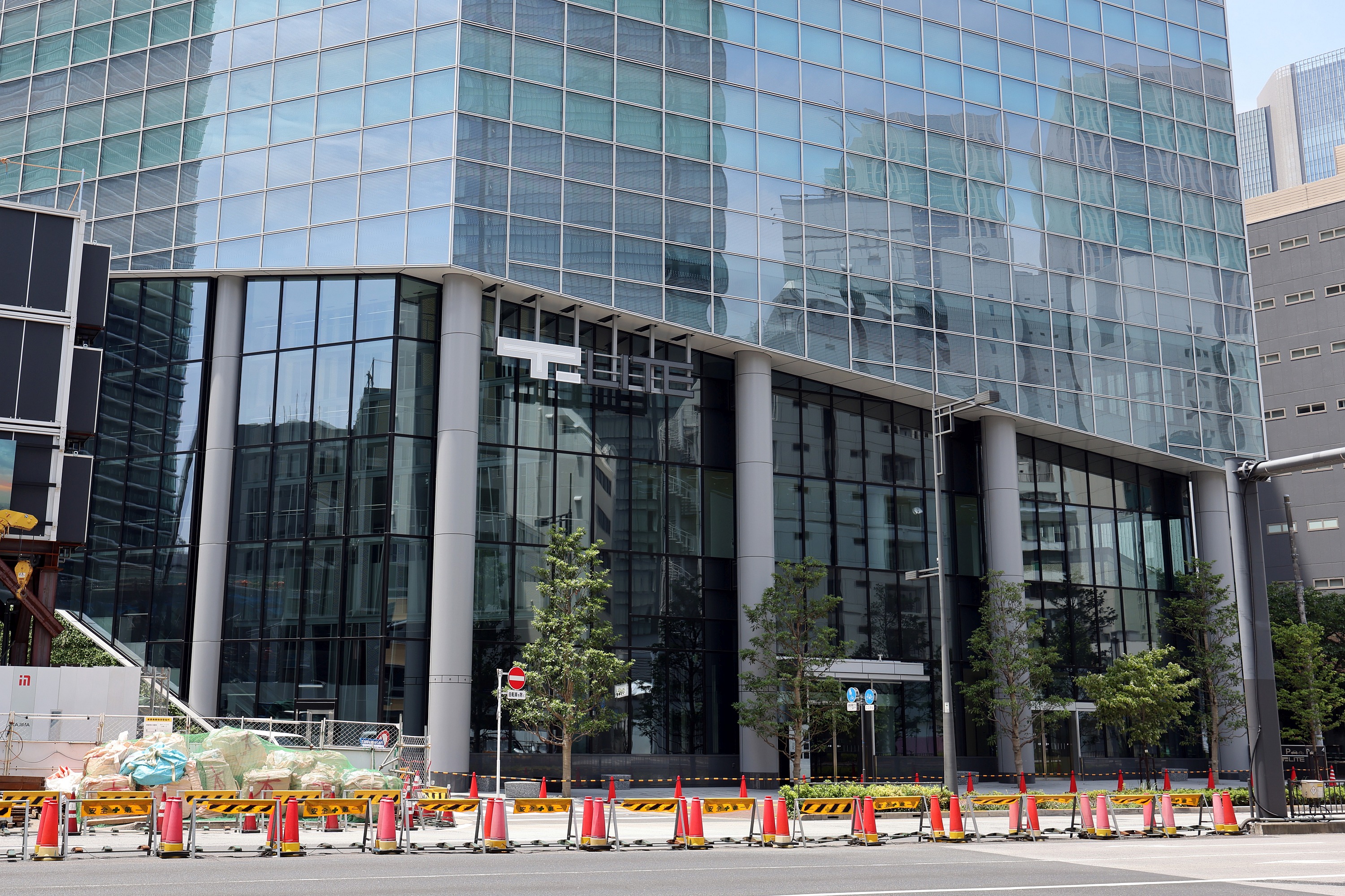 ヒル 虎ノ門ヒルズ駅直結！地上17階、高さ97.05m「T-LITE(トライト)」の様子