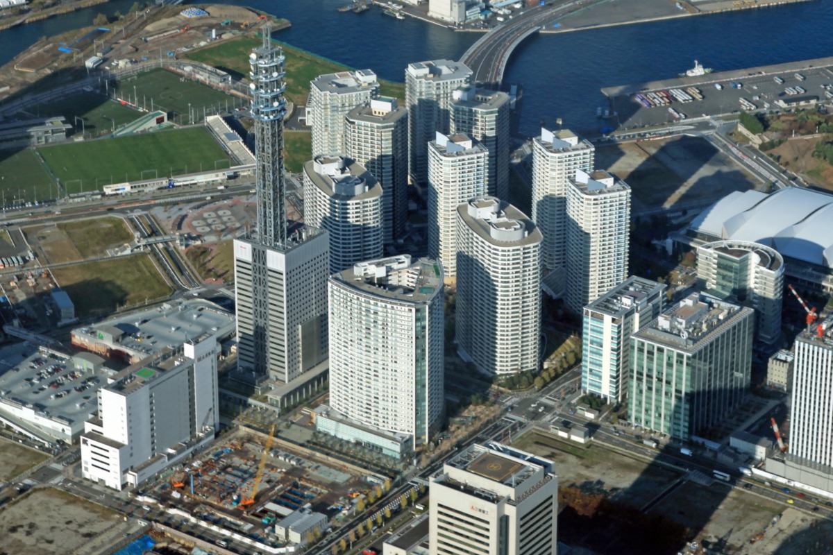 空撮 みなとみらいタワーマンション群 超高層マンション 超高層ビル