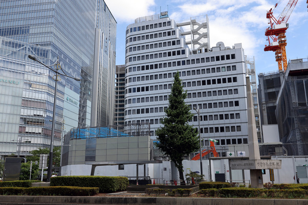 �������Ȭ�Ž���������A�϶�����Գ��ϺƳ�ȯ����