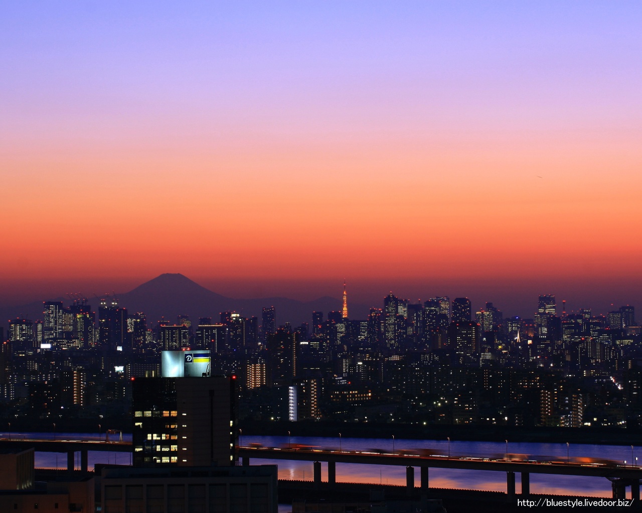 新作壁紙 トワイライト富士 東京タワー 首都高 荒川 超高層マンション 超高層ビル