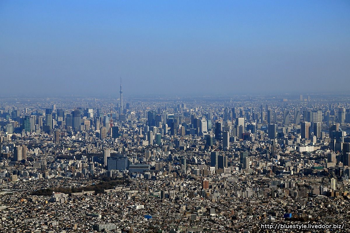 東京超高層ビル群と東京スカイツリーの空撮 超高層マンション 超高層ビル