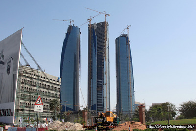 ¥¢¥Ö¥À¥Ó¤Î¥¨¥Æ¥£¥Ï¥É¡¦¥¿¥ï¡¼¥º(Etihad Towers)