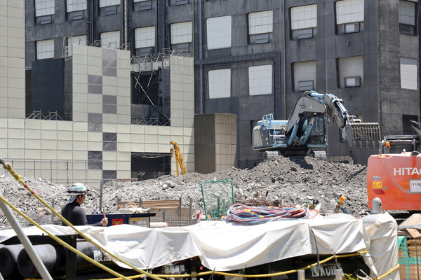 NTT����ë�ӥ�