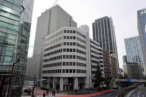 (����)��ë���������϶�����Գ��ϺƳ�ȯ���� B����