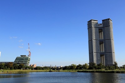 I TOWER¡Ê¥¢¥¤¥¿¥ï¡¼)¤È¥¢¥¤¥é¥ó¥É¥¿¥ï¡¼¥¹¥«¥¤¥¯¥é¥Ö