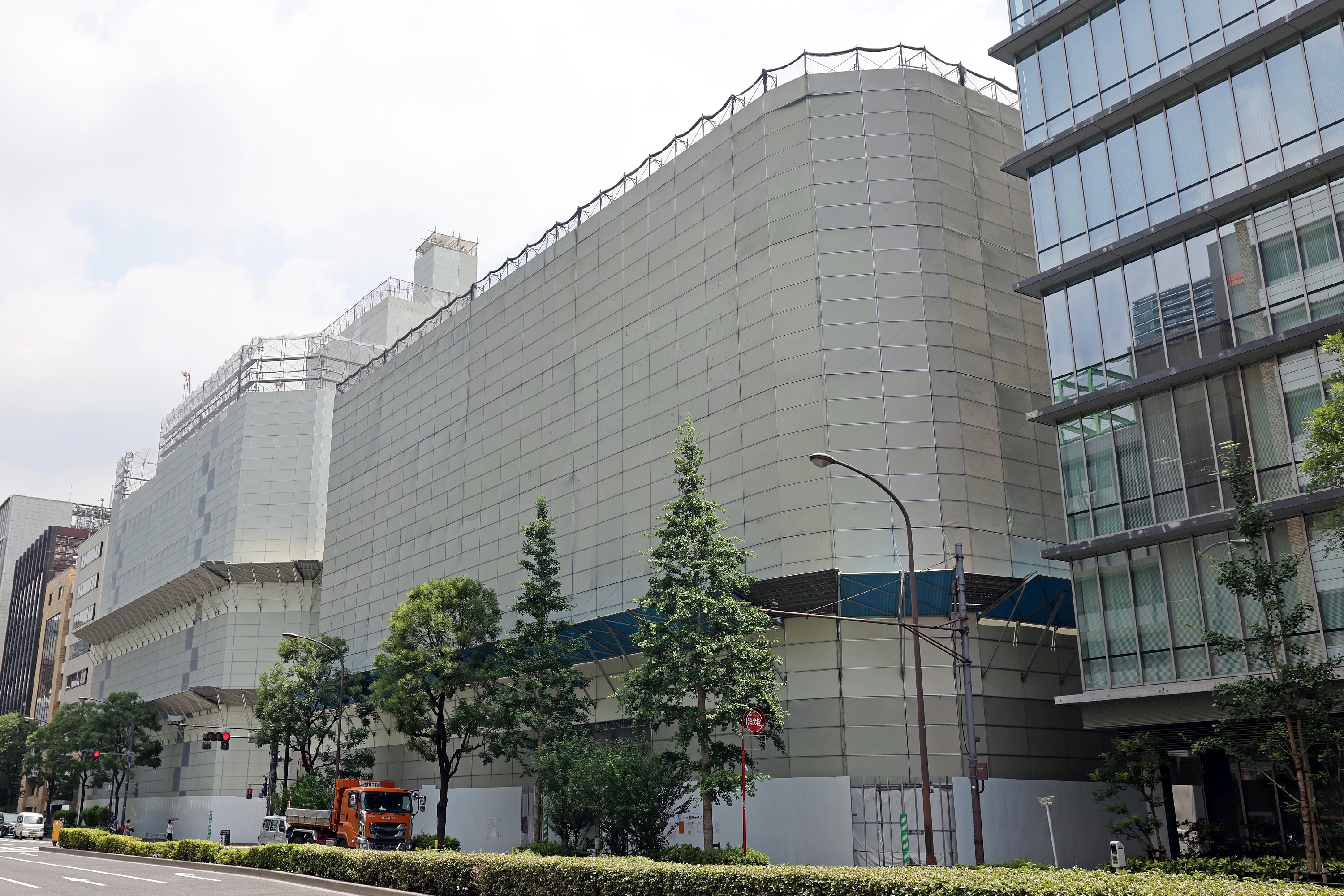 御成門駅近くに鹿島建設による超高層オフィスビル!地上19階、高 御成門駅近くに鹿島建設による超高層オフィスビル!地上19階、高