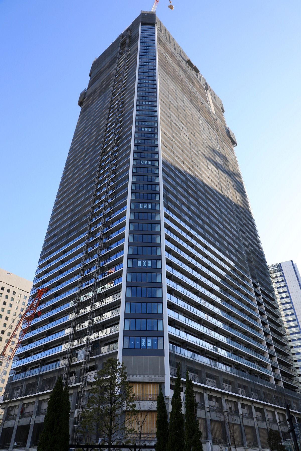 最上階到達！地上58階「ザ・タワー 横浜北仲」の建設状況