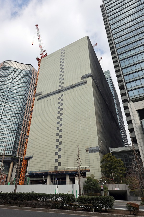 三菱UFJ銀行本店の解体工事