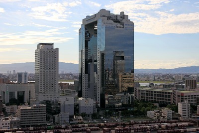 �Ρ��������ȥӥ�ǥ��󥰤��鸫�����ĥ������ӥ�