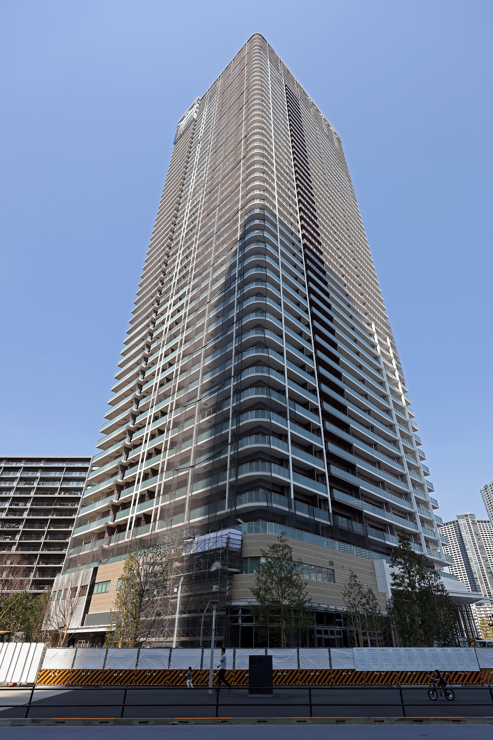 50階建てツインタワマン「晴海フラッグ SKY DUO」の建設状況 50階建てツインタワマン「晴海フラッグ SKY DUO」の建設状況