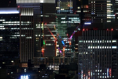 大手町一丁目第3地区のタワークレーン夜景