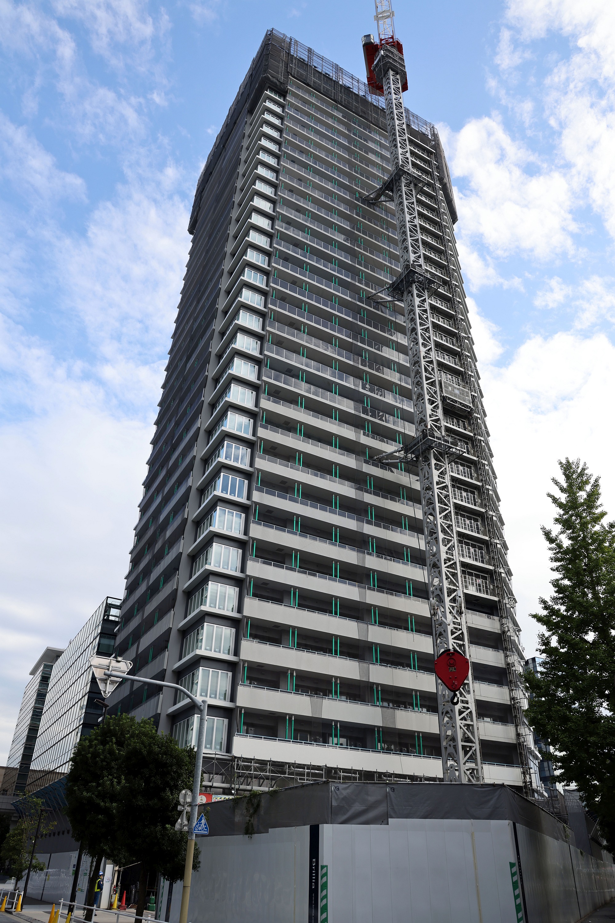 大好き 全戸完売！地上32階、高さ117.22m「ブリリアタワー浜離宮」の 工芸品