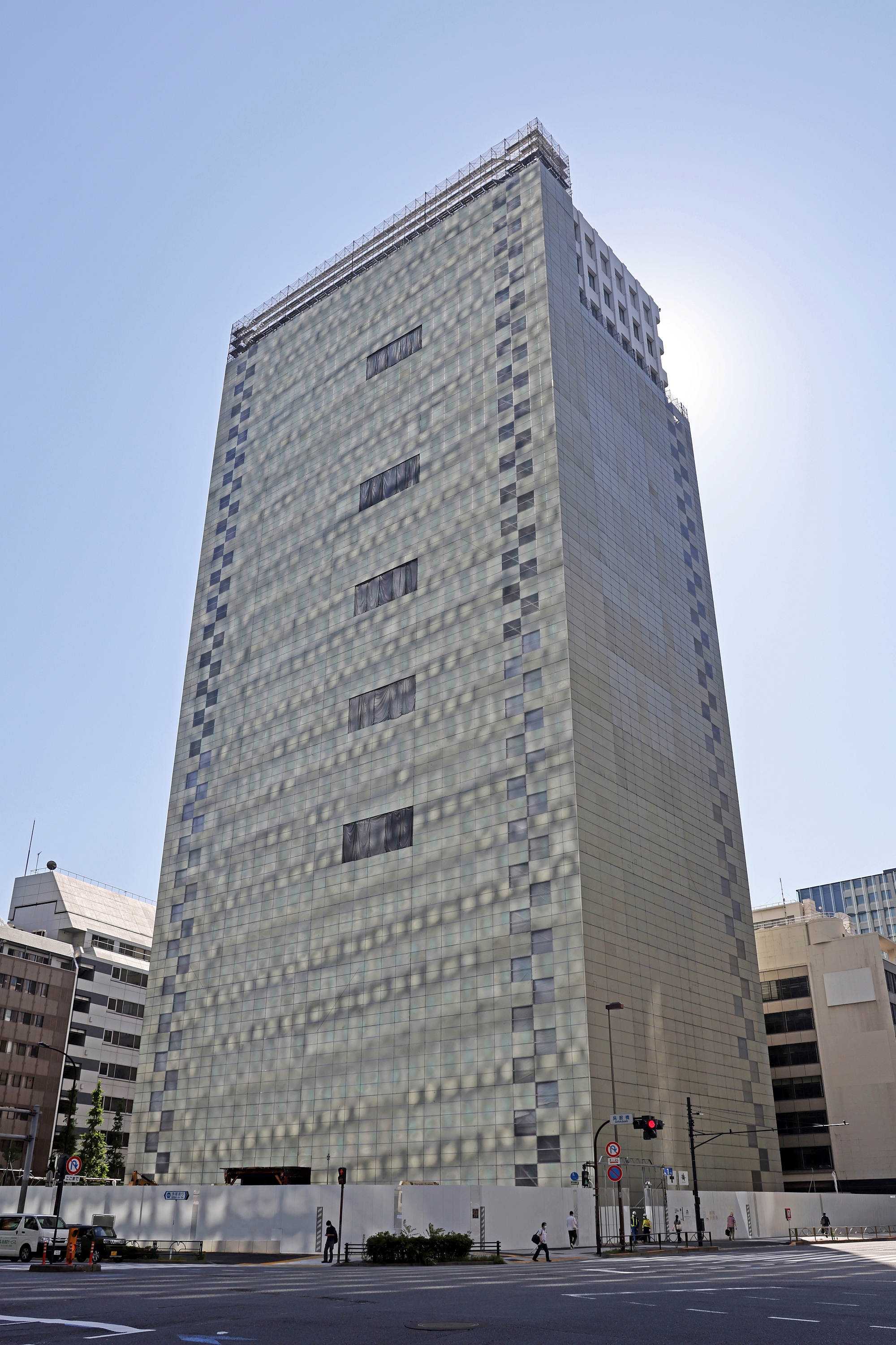 地上21階、高さ112.48m「新呉服橋ビル」の解体状況！跡地には