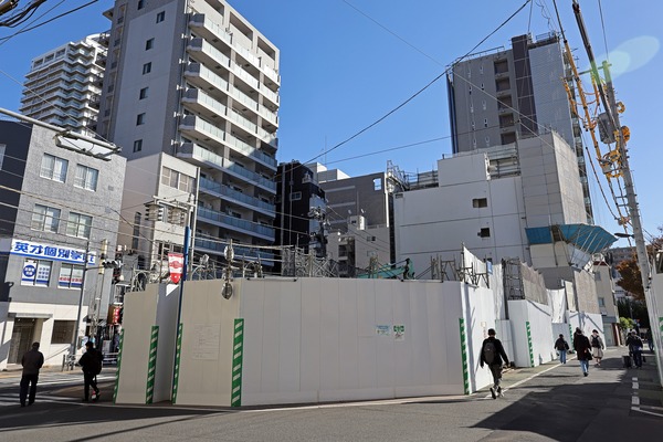 �Ķ��������϶�����Գ��ϺƳ�ȯ���ȡ�B�����