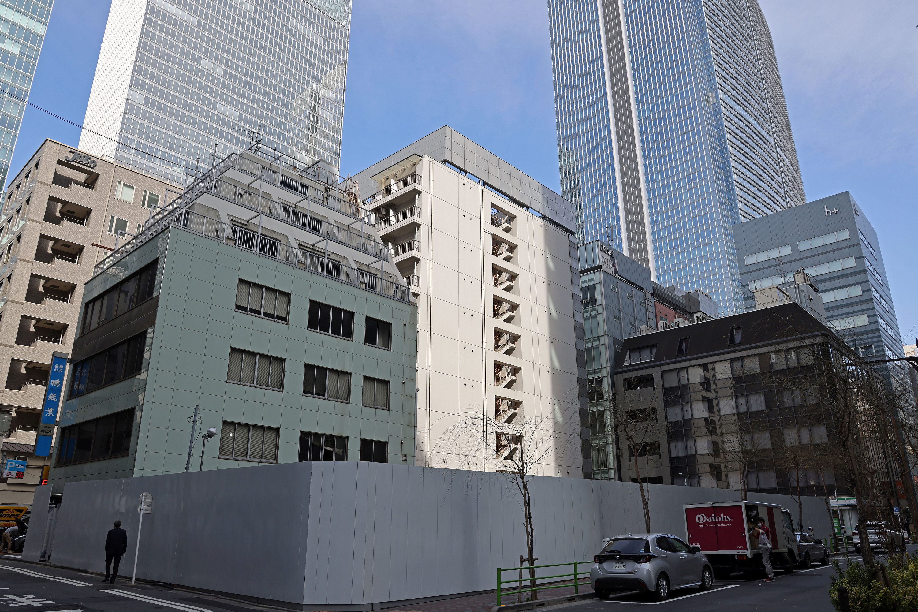 地上43階、高さ227m「八重洲二丁目中地区第一種市街地再開発事業」の建築計画のお知らせ設置!2023年11月1日に着工します 超高層マンション・超高層ビル 地上43階、高さ227m「八重洲二丁目中地区第一種市街地再開発事業」の建築計画のお知らせ設置!2023年11月1日に着工します 超高層マンション・超高層ビル