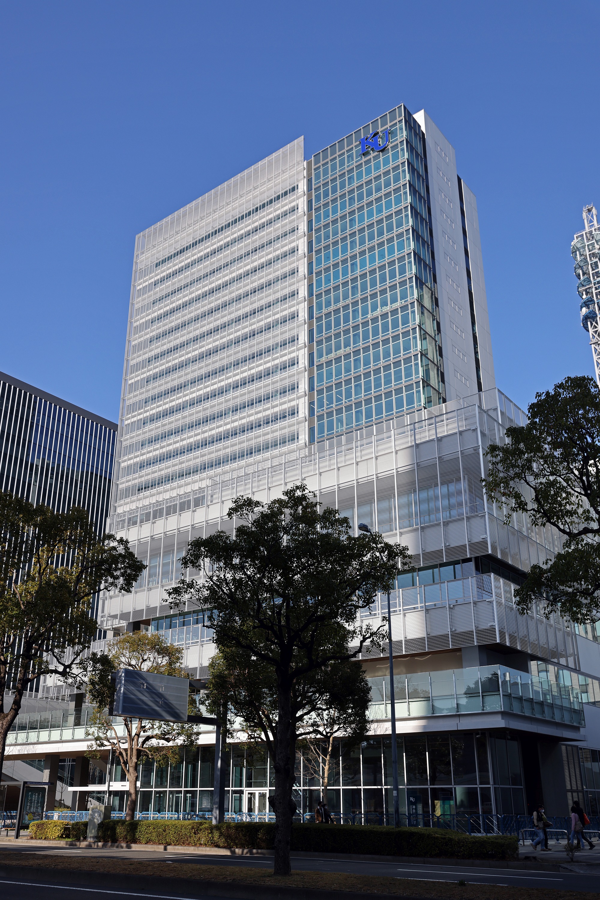 4月に開設 地上22階 神奈川大学 みなとみらいキャンパス の様子 21 2 超高層マンション 超高層ビル 4月に開設 地上22階 神奈川大学 みなとみらいキャンパス の様子 21 2 超高層マンション 超高層ビル