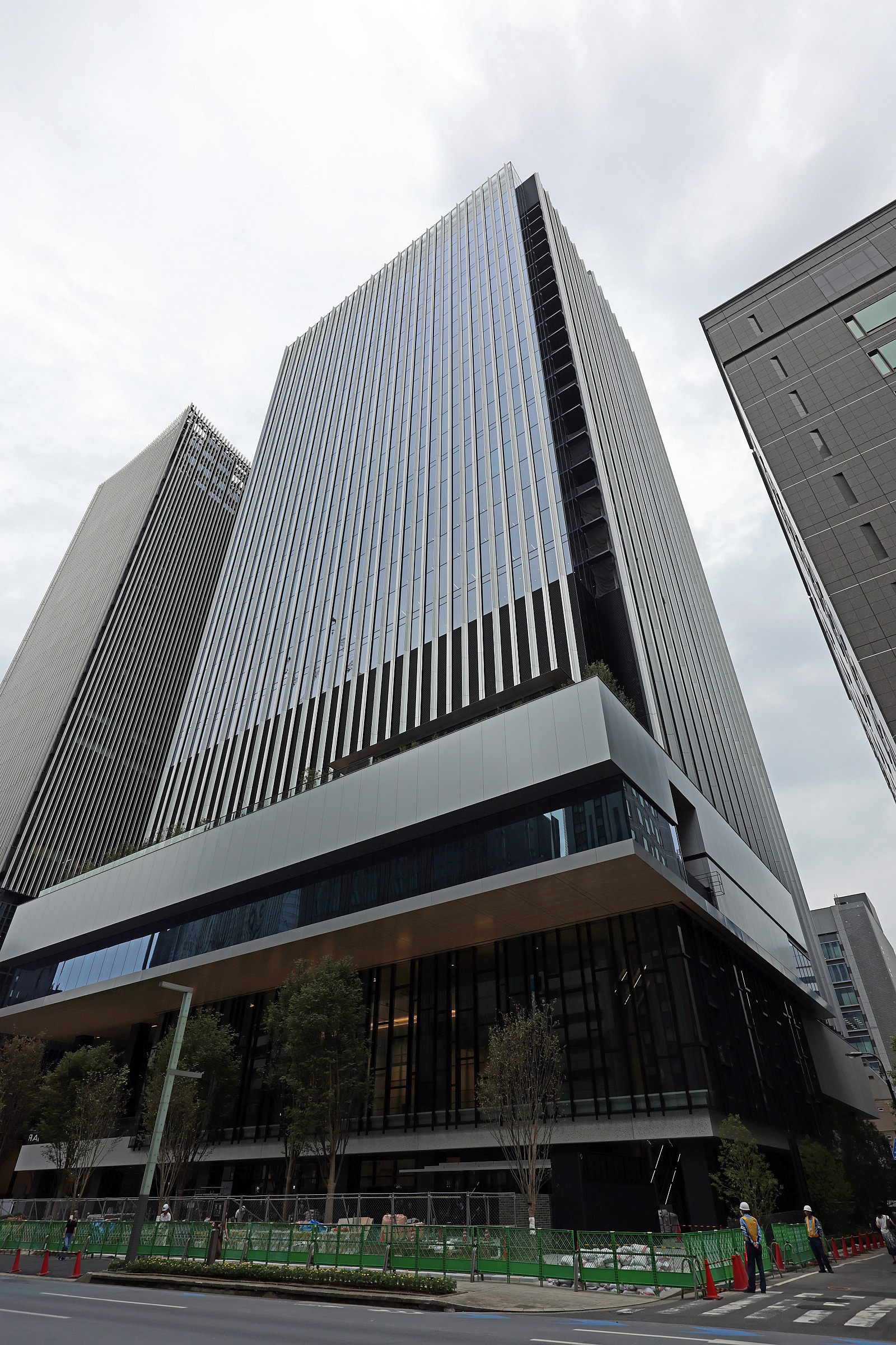 Amazon.co.jp: 建築現場施工図実践マニュアル : 西出 淳一: 本