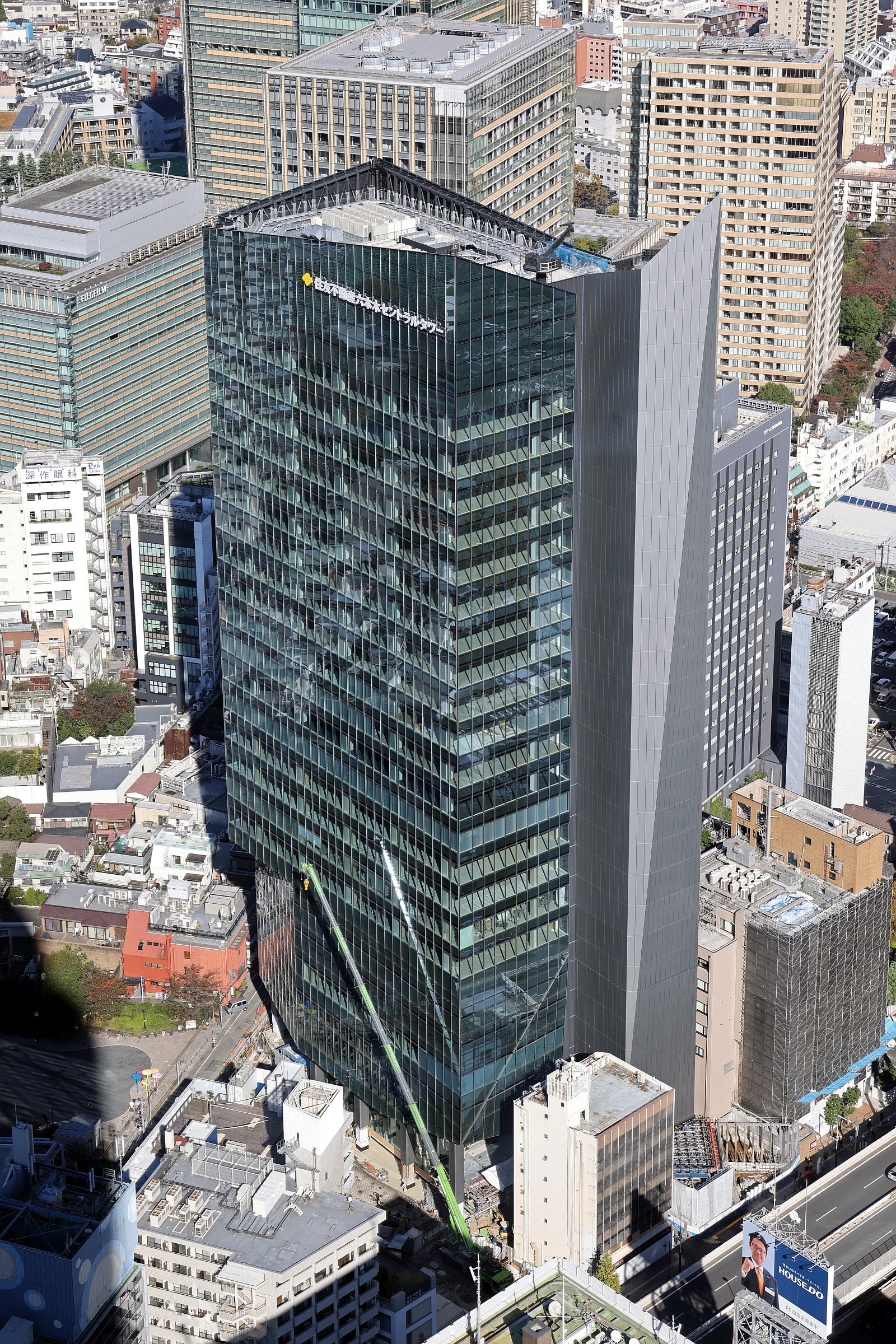 地上21階、高さ140.96m「住友不動産六本木セントラルタワー」の