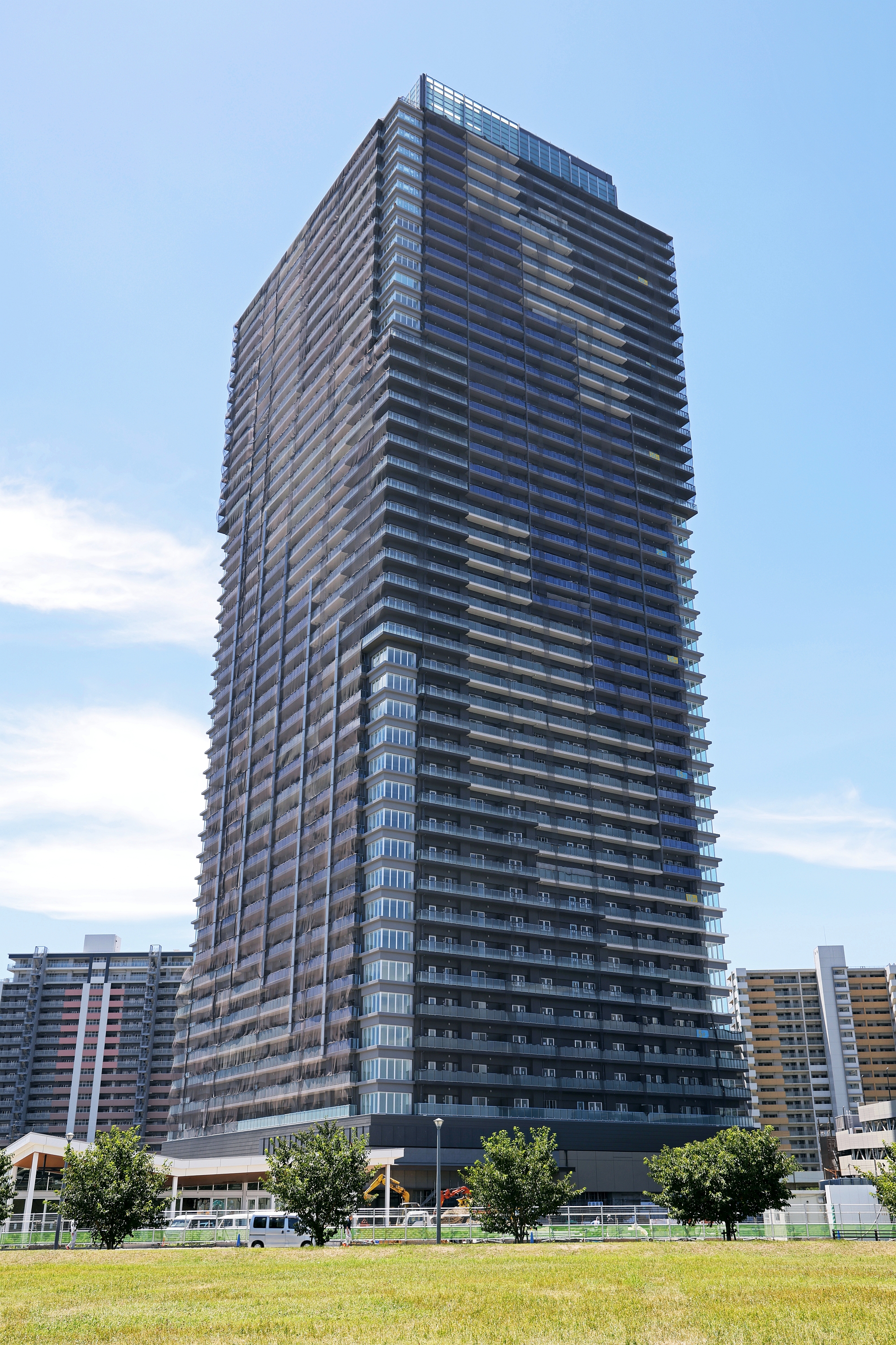 地上43階、高さ155.35m「幕張ベイパーク ミッドスクエアタワー」の建設