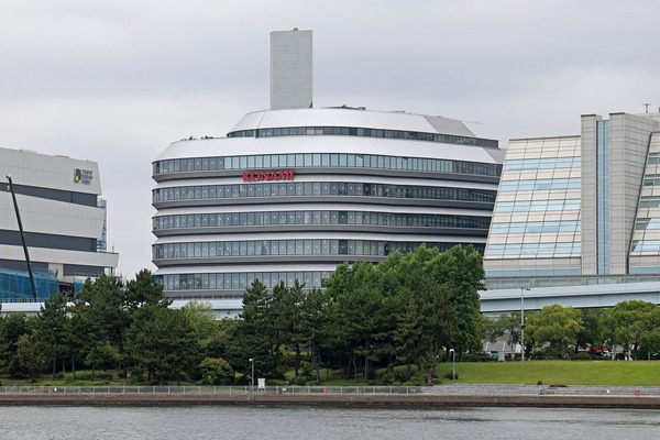 ���ʥߥ��ꥨ���ƥ��֥ե��������٥�