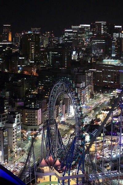 大手町の超高層ビル群の夜景