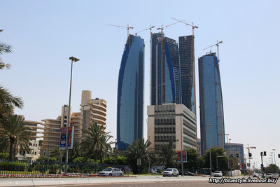 ¥¢¥Ö¥À¥Ó¤Î¥¨¥Æ¥£¥Ï¥É¡¦¥¿¥ï¡¼¥º(Etihad Towers)