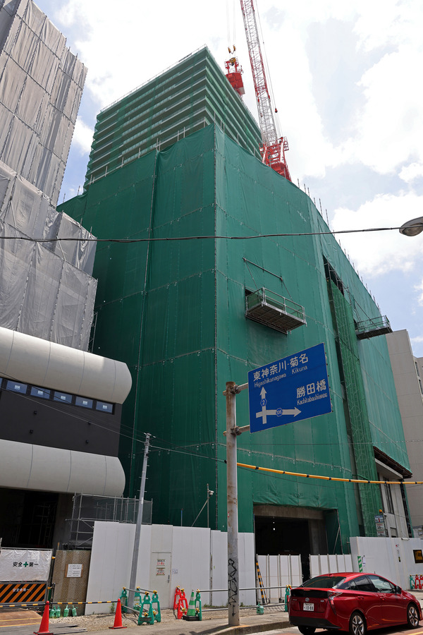 �����祹������