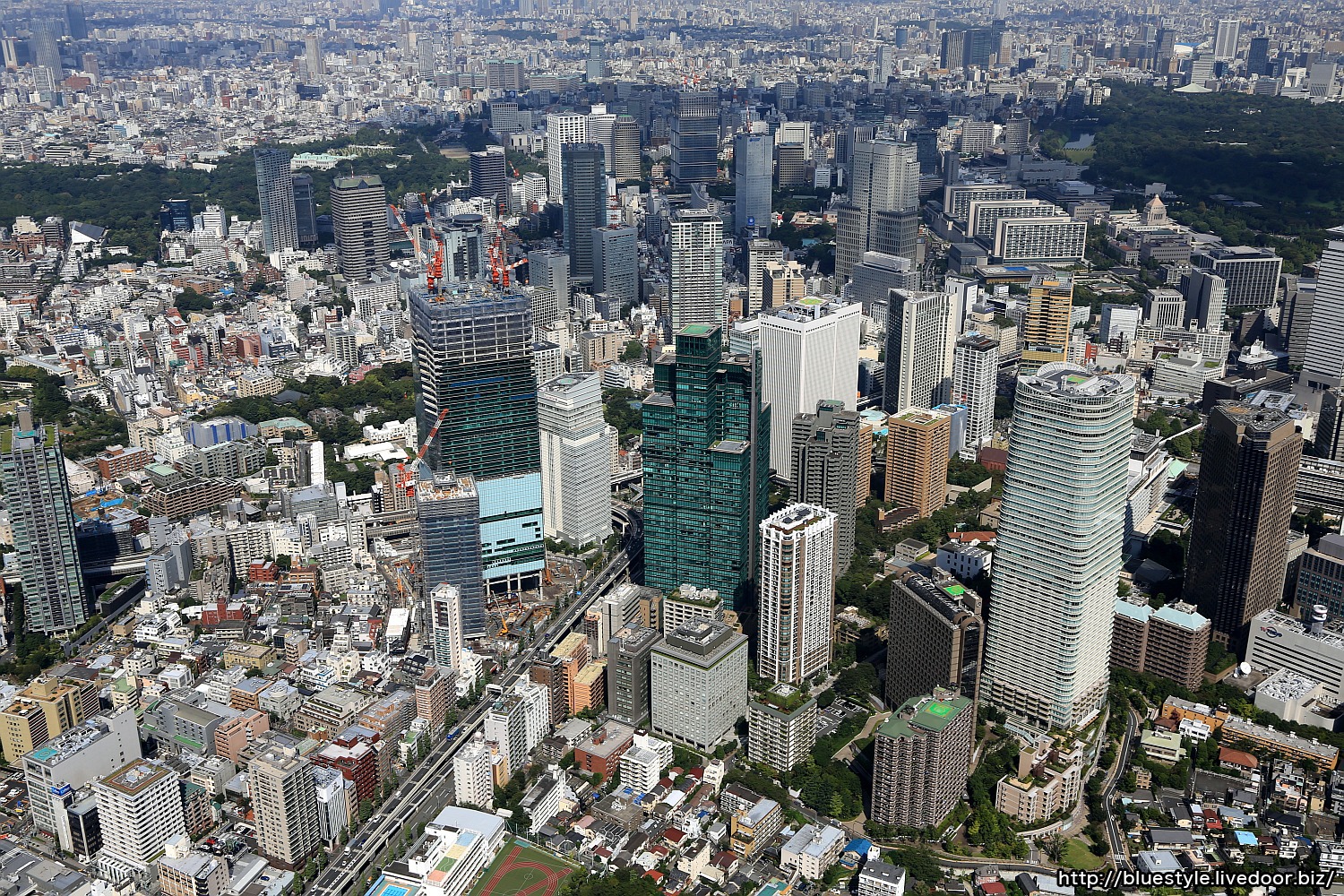 住友不動産六本木三丁目東地区プロジェクトの空撮と建設状況 15年10月初旬 超高層マンション 超高層ビル