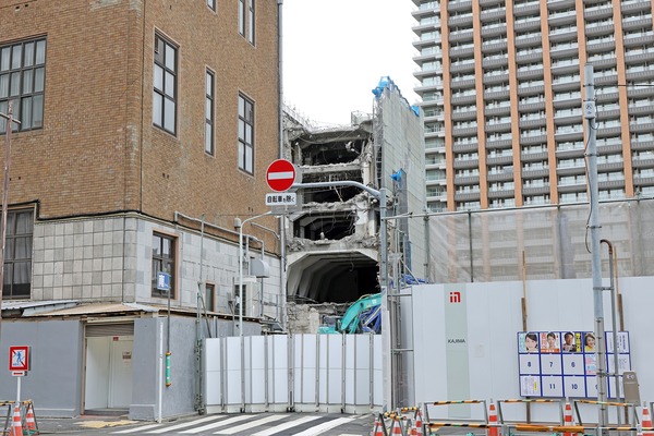 (����)���Ķ�Į�����ܷײ�