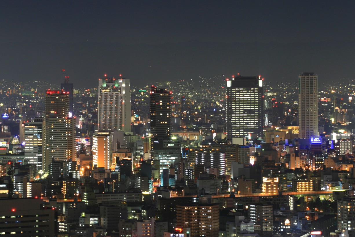 ホテル大阪ベイタワーから難波方面 超高層マンション 超高層ビル