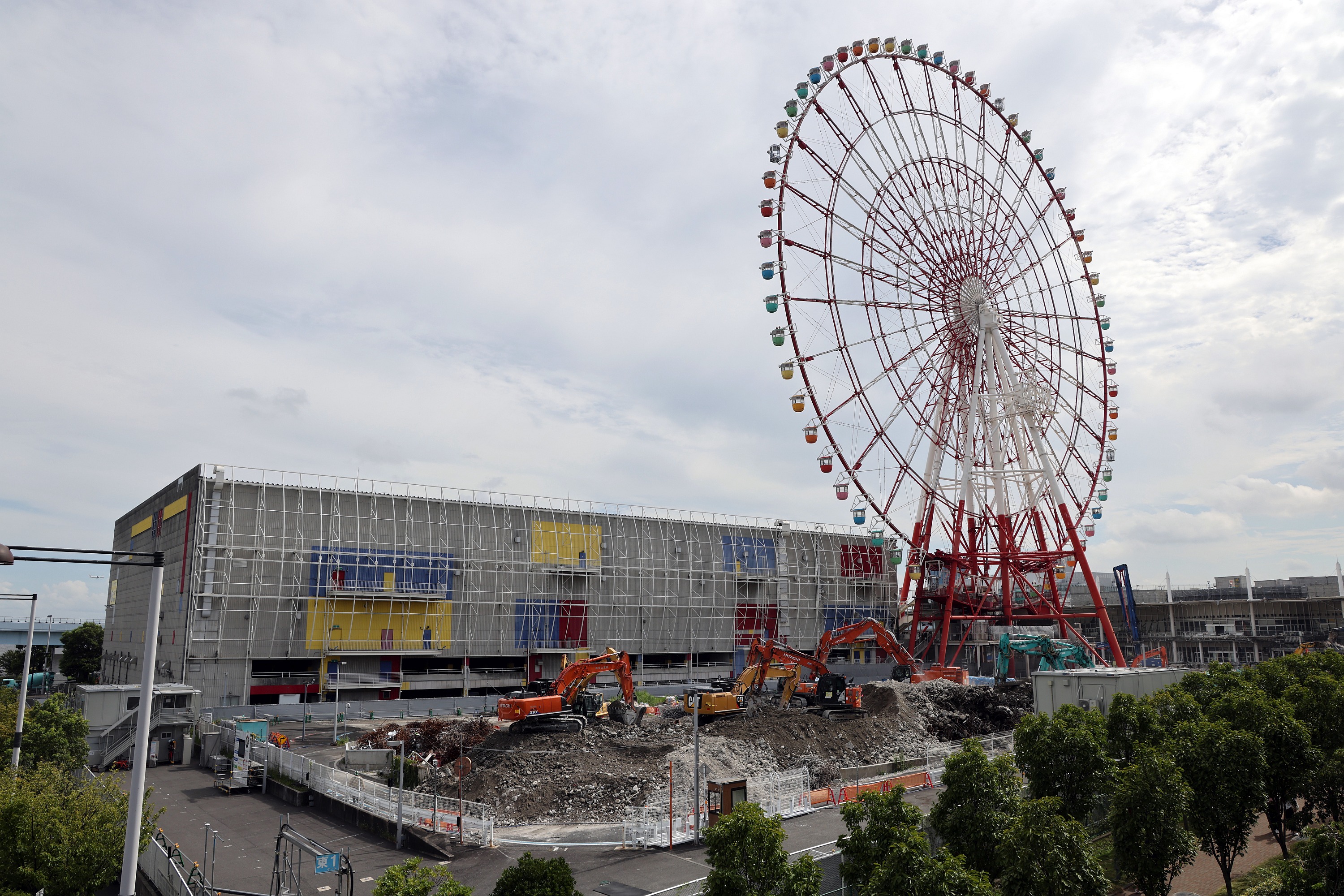 本日8月31日で営業終了 お台場の パレットタウン大観覧車 からの眺めとイルミネーション Zepo東京など周辺の解体状況 跡地にはアリーナ建設 超高層マンション 超高層ビル