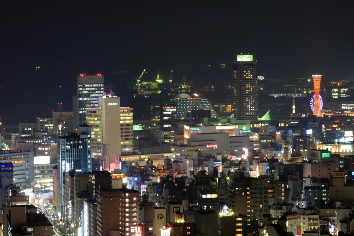 クラウンプラザ神戸からの夜景 超高層マンション 超高層ビル