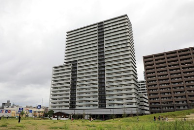 ONE PARK RESIDENTIAL TOWERS