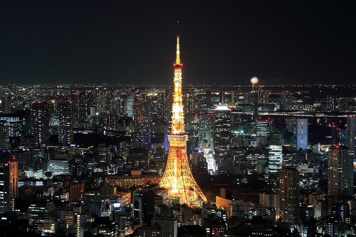 六本木ヒルズから見た東京タワー夜景 超高層マンション 超高層ビル