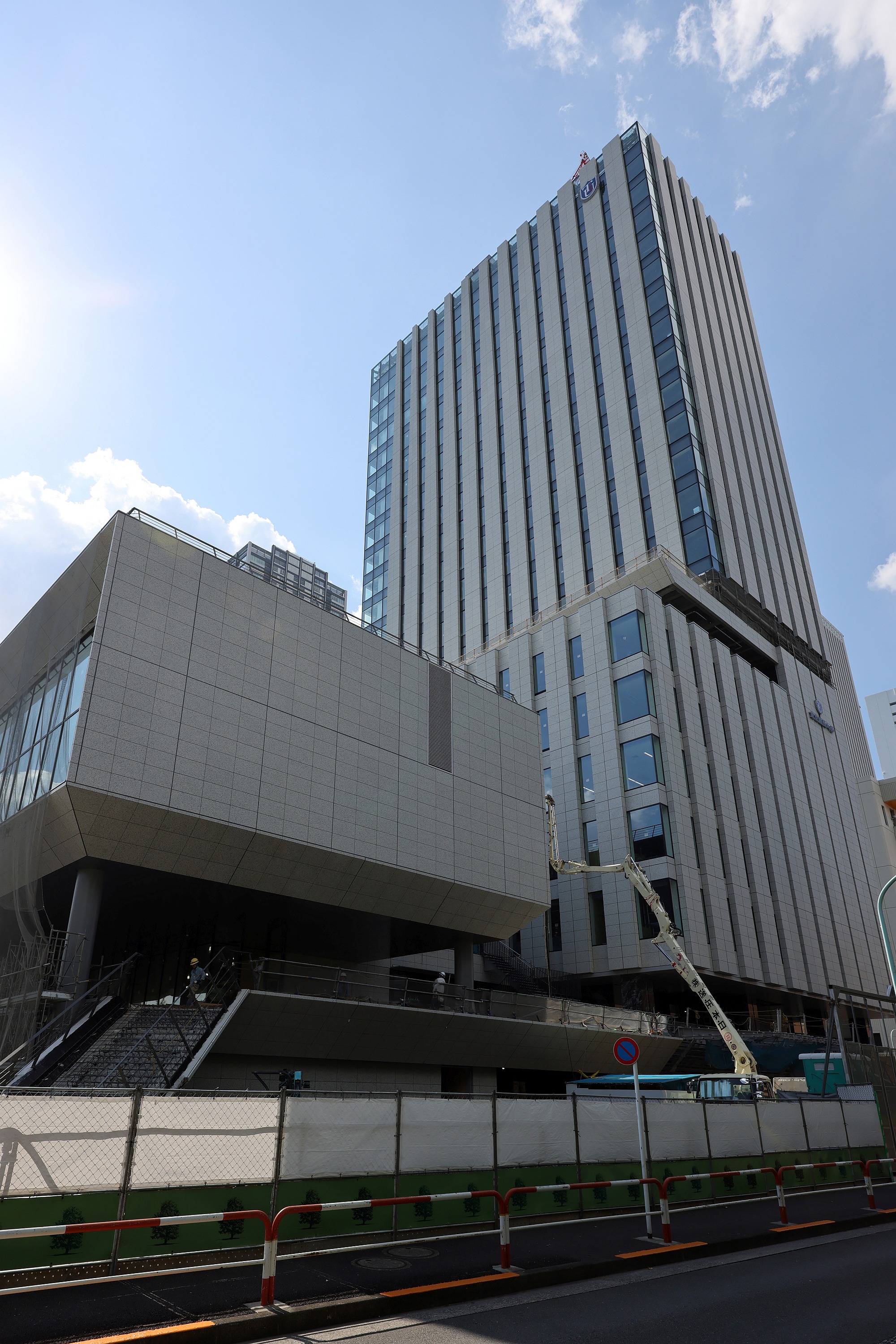 地上22階、高さ約102m「東京国際大学 池袋キャンパス」の建設状況!イケ・サンパークに隣接した大学となります(2022.9.30) 超 地上22階、高さ約102m「東京国際大学 池袋キャンパス」の建設状況!イケ・サンパークに隣接した大学となります(2022.9.30) 超