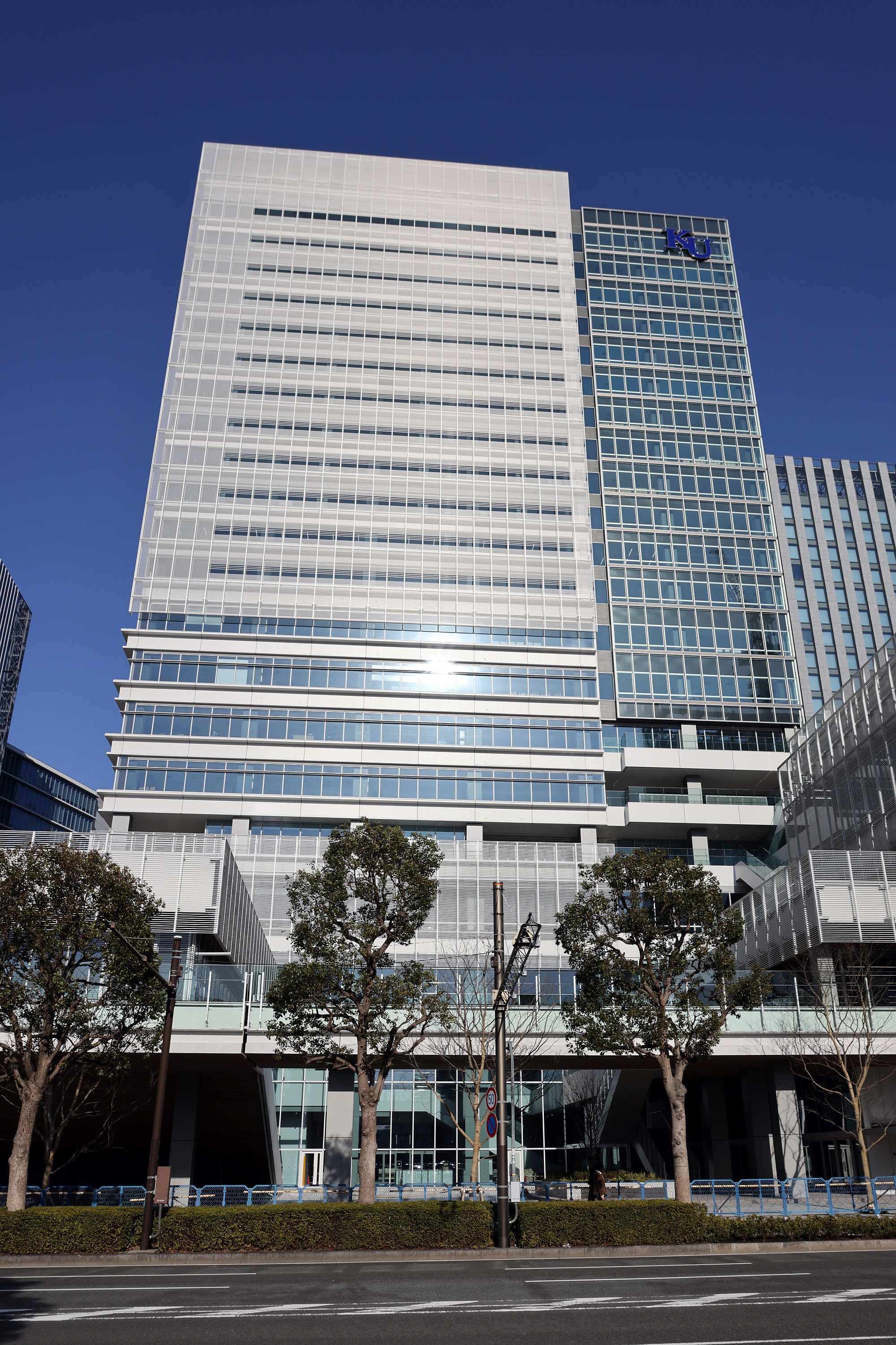 4月に開設 地上22階 神奈川大学 みなとみらいキャンパス の様子 21 2 超高層マンション 超高層ビル 4月に開設 地上22階 神奈川大学 みなとみらいキャンパス の様子 21 2 超高層マンション 超高層ビル
