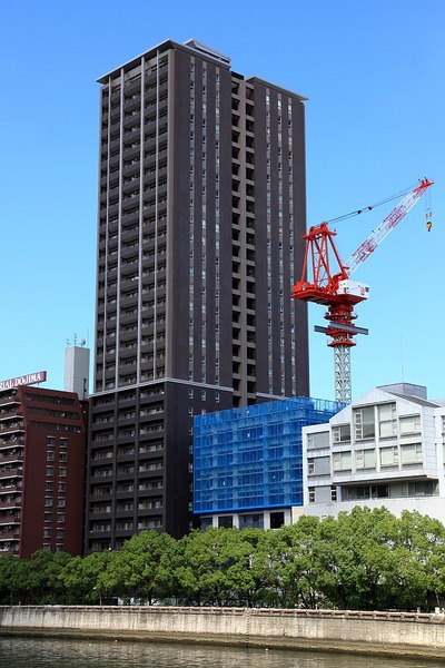 ¥ê¥Ð¡¼¥µ¥¤¥É¥¿¥ï¡¼ÃæÇ·Åç¤È¥¯¥ì¥ô¥£¥¢¥¿¥ï¡¼ÃæÇ·Åç