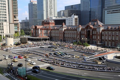 東京駅丸の内駅前広場