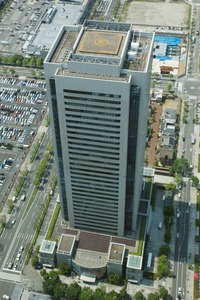 横浜ランドマークタワーから三菱重工横浜ビル