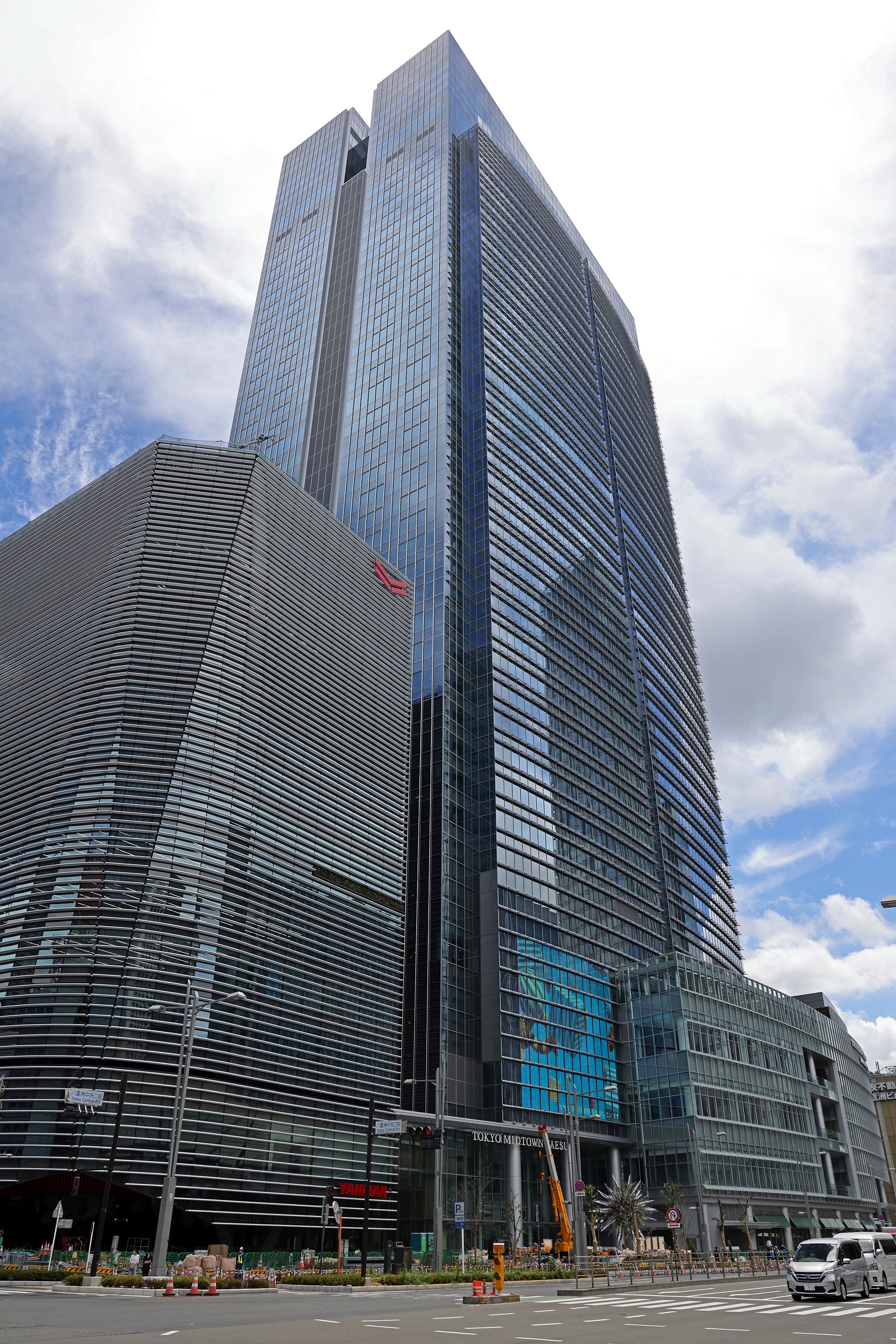 もうすぐ竣工！地上45階、高さ240m「東京ミッドタウン八重洲」の