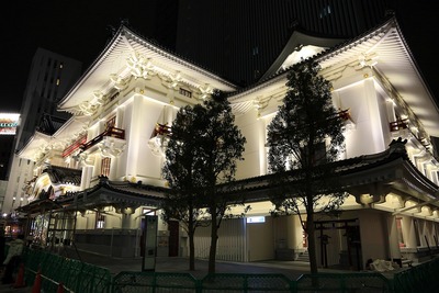 歌舞伎座のライトアップ