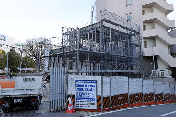 ���±�������