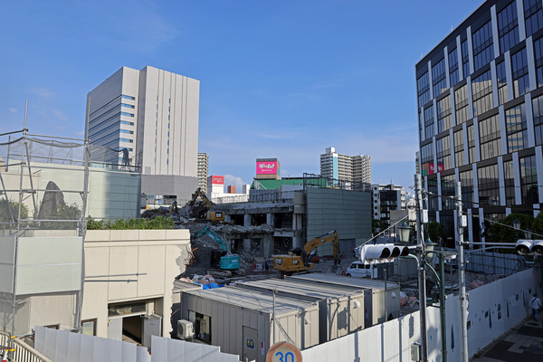 解体工事中の西武船橋店