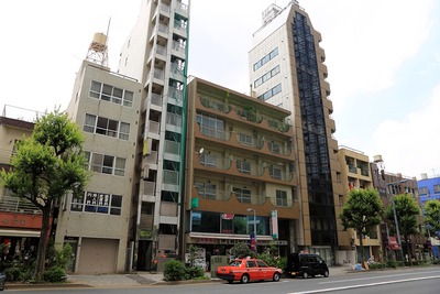 西新宿五丁目中央北地区第一種市街地再開発事業の既存建物解体工事