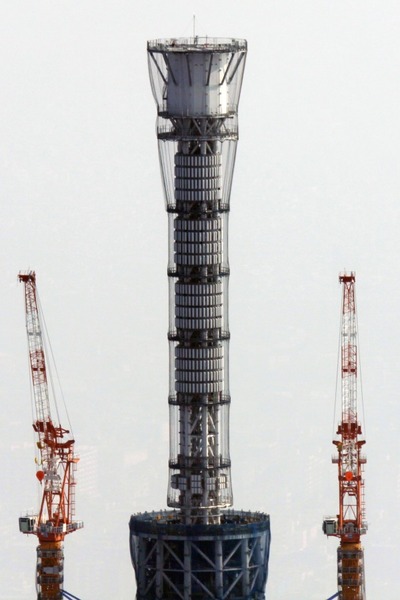 東京スカイツリーのゲイン塔部分の空撮