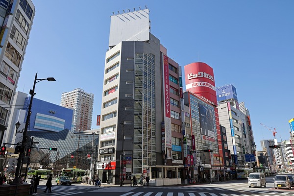 ���ޱ������϶�